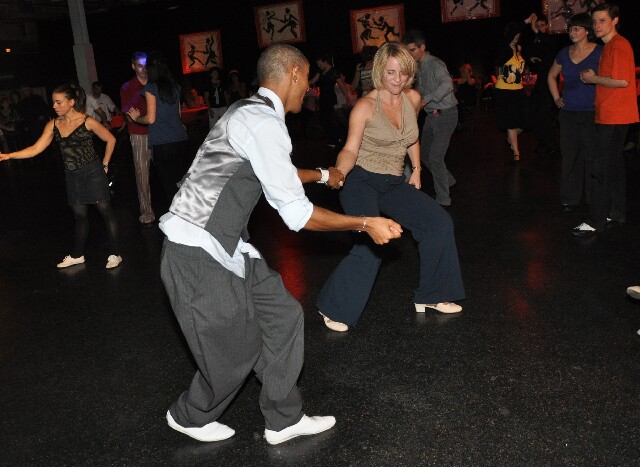 min 2008 11 08 fous swing 480